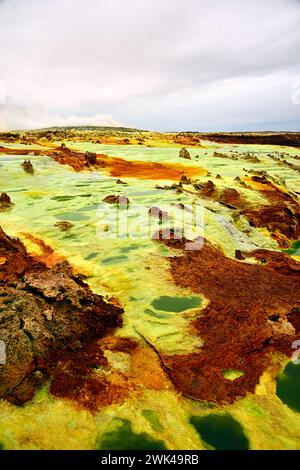 Il deserto del Danakil, nel nord-est dell'Etiopia, abitato da pochi Afar, che si dedicano all'estrazione del sale. Foto Stock