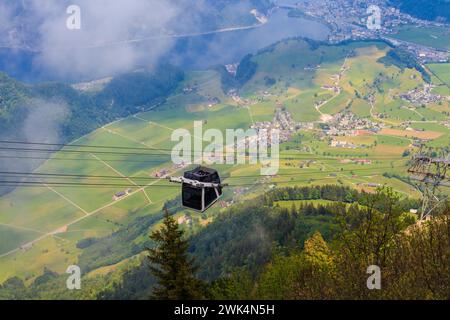 Funivia di Stanserhorn per il monte Stanserhorn in Svizzera Foto Stock