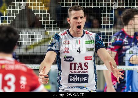 Trento, Italia. 18 febbraio 2024. Esultazione di Jan Kozamernik - Itas Trentino durante Itas Trentino vs gruppo Valsa Modena, partita di pallavolo di serie A maschile a Trento, Italia, 18 febbraio 2024 Credit: Independent Photo Agency/Alamy Live News Foto Stock