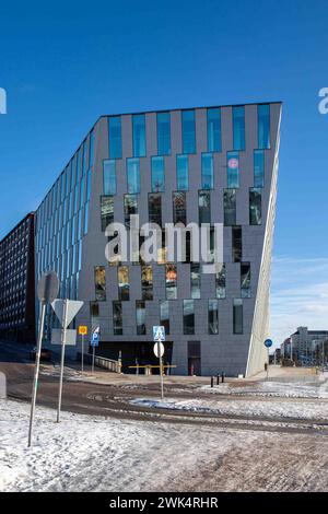 Architettura moderna della sede di OP-ryhmä o OP Financial Group nel quartiere Vallila di Helsinki, Finlandia Foto Stock