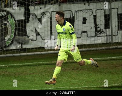 Eupen, Belgio. 18 febbraio 2024. Gent's Matisse Samoise celebra dopo aver segnato durante una partita di calcio tra KAS Eupen e KAA Gent, domenica 18 febbraio 2024 a Eupen, il giorno 26 della prima divisione del campionato belga 'Jupiler Pro League' 2023-2024. BELGA FOTO JOHN THYS credito: Belga News Agency/Alamy Live News Foto Stock