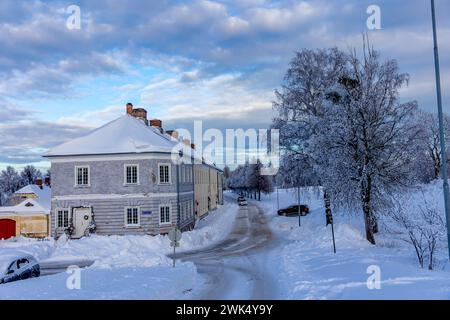 Horten, Norvegia, 18 febbraio 2024. Belle vecchie case in inverno in Norvegia. Crediti: Frode Arnesen/Alamy Live News Foto Stock