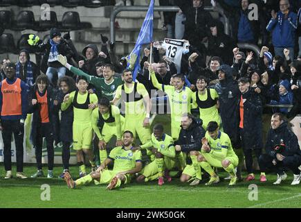 Eupen, Belgio. 18 febbraio 2024. I giocatori di Gent festeggiano dopo aver vinto una partita di calcio tra KAS Eupen e KAA Gent, domenica 18 febbraio 2024 a Eupen, il giorno 26 della prima divisione del campionato belga "Jupiler Pro League" 2023-2024. BELGA FOTO JOHN THYS credito: Belga News Agency/Alamy Live News Foto Stock