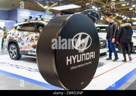 Logo Hyundai in una ruota di scorta. Hyundai è il veicolo ufficiale della NHL Foto Stock