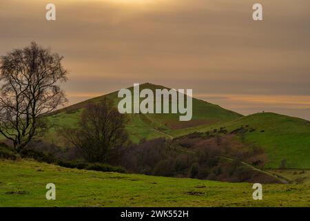 Guardando verso Worcestershire Beacon da North Hill nelle Malvern Hills Foto Stock