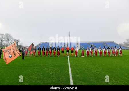 Deinze, Belgio. 18 febbraio 2024. Formazione illustrata prima di una partita di calcio tra KMSK Deinze e Beerschot durante la 22a partita della stagione Challenger Pro League 2023-2024, domenica 18 febbraio 2024 a Deinze, in Belgio. Crediti: Sportpix/Alamy Live News Foto Stock