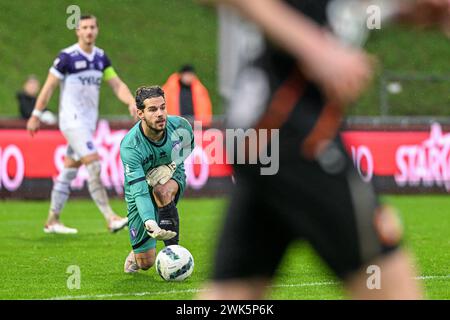 Deinze, Belgio. 18 febbraio 2024. Portiere Davor Matijas (71) del Beerschot, nella foto di domenica 18 febbraio 2024 a Deinze, Belgio, durante una partita di calcio tra KMSK Deinze e Beerschot nella 22a giornata della stagione Challenger Pro League 2023-2024. Crediti: Sportpix/Alamy Live News Foto Stock