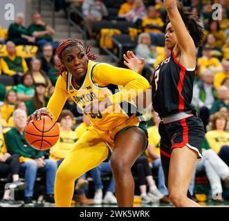 18 febbraio 2024: La guardia Baylor Aijha Blackwell (33) lavora contro la guardia del Texas Tech Kilah Freelon (2) durante una partita di basket al college femminile Big 12 il 18 febbraio 2024 a Waco. (Credit Image: © Scott Coleman/ZUMA Press Wire) SOLO PER USO EDITORIALE! Non per USO commerciale! Foto Stock