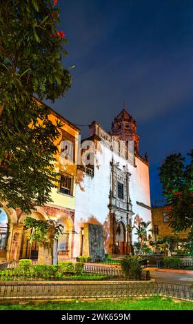 Tempio di San Agustin a Guadalajara di notte - Jalisco, Messico Foto Stock