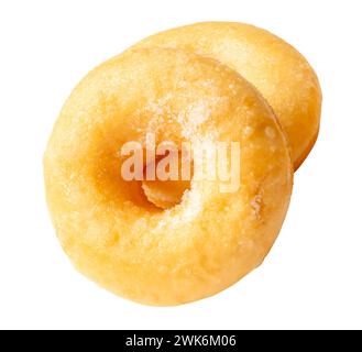 Il set con vista frontale di due deliziose ciambelle Cinnamon Sugar è isolato su sfondo bianco con percorso di ritaglio. Ciambelle con lo zucchero cospargere Foto Stock