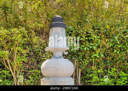 Vecchio faro rotante un tempo utilizzato nel faro di Mokpo, Corea del Sud Foto Stock