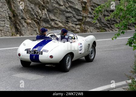 Mille miglia 2014 o 1000 miglia, No. 287, Arnolt Bristol Bolide, costruito nel 1954, gara di auto d'epoca, San Marino, Italia Foto Stock