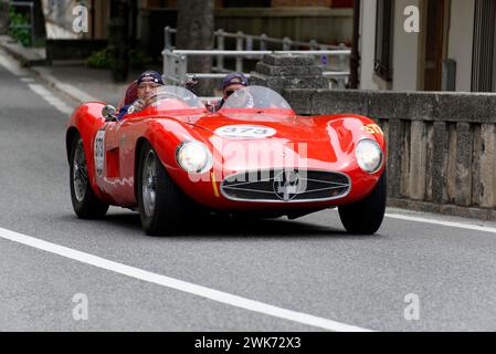 Mille miglia 2014 o 1000 miglia, No. 373, Maserati 300 S Fantuzzi, costruita nel 1955, gare di auto d'epoca, San Marino, Italia Foto Stock
