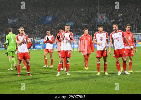 Bochum, Germania. 18 febbraio 2024. I giocatori del Bayern Monaco reagiscono dopo la partita di prima divisione della Bundesliga tra il VfL Bochum e il Bayern Monaco a Bochum, Germania, 18 febbraio 2024. Crediti: Ulrich Hufnagel/Xinhua/Alamy Live News Foto Stock