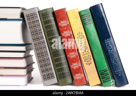 Libri isolati su sfondo bianco Foto Stock