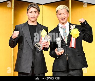 (L-R) Naoya Inoue, Tenshin Nasukawa Japan's Boxer of the Year Award 2023 al Tokyo Dome Hotel di Tokyo, Giappone, il 19 febbraio 2024. (Foto di Hiroaki finito Yamaguchi/AFLO) Foto Stock