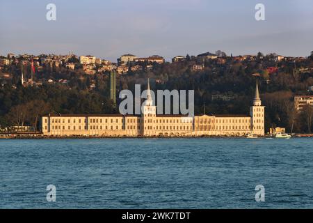 L'ex scuola militare Kuleli era la più antica scuola superiore militare della Turchia, situata a Cengelkoy, Istanbul, sul lato asiatico del Bosphor Foto Stock