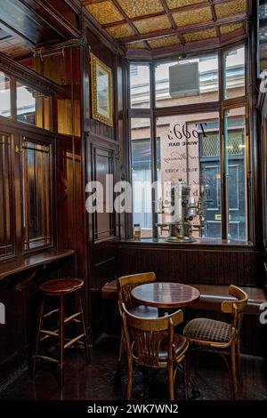 La Jamaica Wine House, situata a St Michael's Alley, Cornhill, Londra, Regno Unito Foto Stock