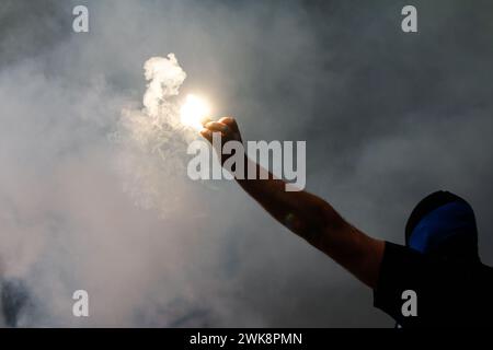 Gothenburg, Svezia. 18 febbraio 2024. I tifosi di calcio di Halmstad BK visti sugli stand durante la partita della Svenska Cup tra Halmstads BK e Helsingborg alla Bravida Arena di Gothenburg. (Credito fotografico: Gonzales Photo - Amanda Persson). Foto Stock