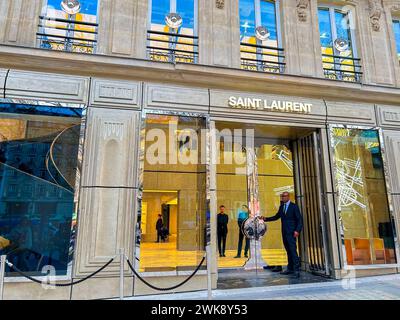 Parigi, Francia, negozio di abbigliamento di lusso, Yves Saint Laurent, ingresso anteriore dell'edificio, scene di strada (Avenue Champs-Elysees) Foto Stock