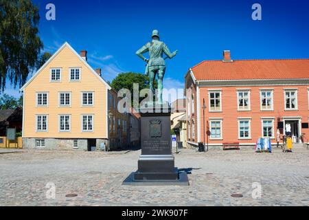 Monumento al re Fredrik II nella piazza della città vecchia di Fredrikstad, Norvegia Foto Stock