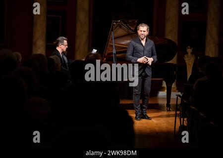 Daniel Heide piano, li. Und Julian Pregardien tenore, Re. Konzert, Liederabend, Franz Schubert, Winterreise, Julian Pregardien, Daniel Heide, Aula, Universität Greifswald, Hansestadt Greifswald *** Daniel Heide pianoforte, tenore di sinistra e Julian Pregardien, concerto di destra, recital, Franz Schubert, Winterreise, Julian Pregardien, Daniel Heide, Aula, Università di Greifswald, città anseatica di Greifswald Foto Stock