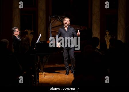 Daniel Heide piano, li. Und Julian Pregardien tenore, Re. Konzert, Liederabend, Franz Schubert, Winterreise, Julian Pregardien, Daniel Heide, Aula, Universität Greifswald, Hansestadt Greifswald *** Daniel Heide pianoforte, tenore di sinistra e Julian Pregardien, concerto di destra, recital, Franz Schubert, Winterreise, Julian Pregardien, Daniel Heide, Aula, Università di Greifswald, città anseatica di Greifswald Foto Stock