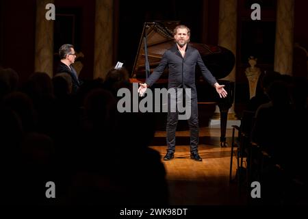 Daniel Heide piano, li. Und Julian Pregardien tenore, Re. Konzert, Liederabend, Franz Schubert, Winterreise, Julian Pregardien, Daniel Heide, Aula, Universität Greifswald, Hansestadt Greifswald *** Daniel Heide pianoforte, tenore di sinistra e Julian Pregardien, concerto di destra, recital, Franz Schubert, Winterreise, Julian Pregardien, Daniel Heide, Aula, Università di Greifswald, città anseatica di Greifswald Foto Stock