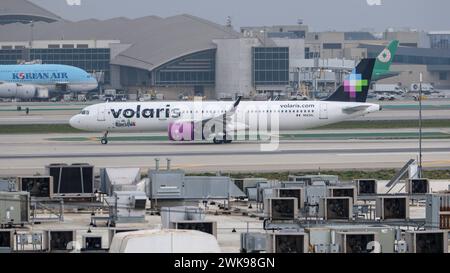 N543VL Volaris Airbus A321-271N Aeroporto Internazionale di Los Angeles LAX / KLAX Los Angeles, Kalifornien, USA, Vereinigte Staaten von Amerika, 17.02.2024 *** N543VL Volaris Airbus A321 271N presso l'Aeroporto Internazionale di Los Angeles LAX KLAX Los Angeles, California, USA, Stati Uniti d'America, 17 02 2024 Foto Stock