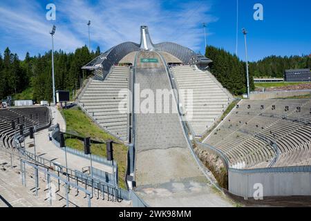 Grande collina per il salto con gli sci situata a Holmenkollen, Oslo, Norvegia Foto Stock