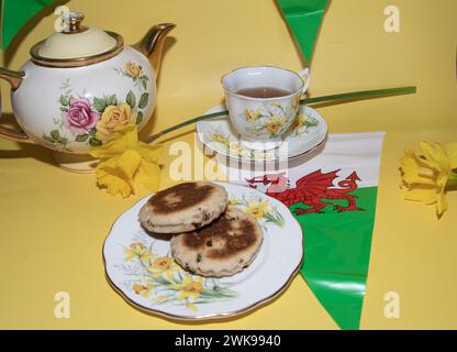 Festeggiamenti per il giorno di St Davids, tè d'epoca, torte gallesi e lanugine Foto Stock