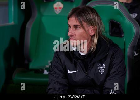 Elche, Spagna. 18 febbraio 2024. ELCHE, SPAGNA - 18 FEBBRAIO: Sebastian Beccacece, capo allenatore dell'Elche CF, guarda prima del LaLiga Hypermotion match tra Elche CF e SD Eibar allo stadio Manuel Martinez Valero il 18 febbraio 2024 a Elche, Spagna. ( Credito: Francisco Macia/Alamy Live News Foto Stock