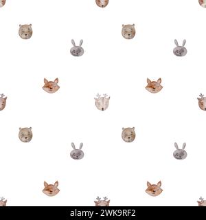 Acquerello per bambini con motivo senza cuciture e animali della foresta. Semplice carta da parati senza cuciture alla moda con volpe, lepre, orso, cervo. Disegnare a mano un cartone animato Foto Stock