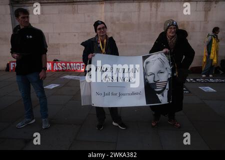 Londra, Regno Unito. 19 febbraio 2024. Veglia per Julian Assange a Trafalgar Square il giorno prima delle date di appello finale che si svolgono presso la Royal Courts of Justice di Londra. Crediti: João Daniel Pereira/Alamy Live News Foto Stock