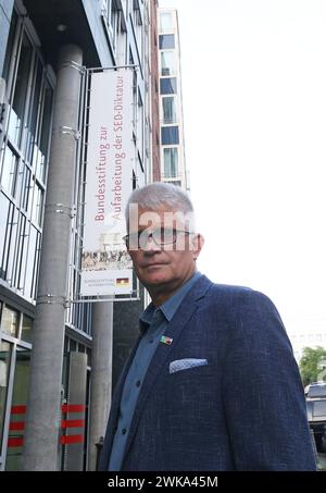 Mählert SED Diktatur Aufarbeitung Berlin 13.10.2023: Dr. Ulrich Mählert foto arbeitet für die Bundestiftung Aufarbeitung der SED-Dikatatur. Berlino Berlino Berlino *** Mählert SED dittatura rivalutazione Berlino 13 10 2023 il dott Ulrich Mählert foto lavora per la Fondazione federale per la rivalutazione della dittatura SED Berlino Berlino Berlino Foto Stock