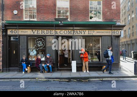 Esterno della caffetteria Nagare in Brushfield Street Spitalfields City di Londra Inghilterra Regno Unito Foto Stock