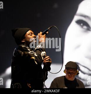 Skunkadelic si esibisce al Transform 2024 all'Aberystwyth Arts Centre il 3 febbraio 2024. Foto Stock