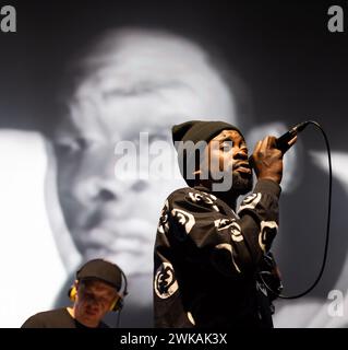 Skunkadelic si esibisce al Transform 2024 all'Aberystwyth Arts Centre il 3 febbraio 2024. Foto Stock