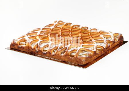 galette di mele a reticolo con crema pasticcera cosparsa di zucchero a velo Foto Stock