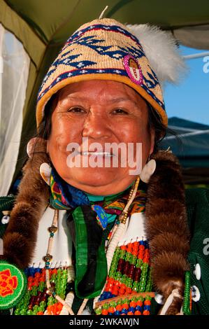 Donna in regalia, Pi-Ume-Sha trattato Giorni, Warm Springs Indian Reservation, Oregon Foto Stock