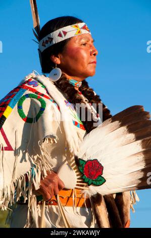 Donna in regalia, Pi-Ume-Sha trattato Giorni, Warm Springs Indian Reservation, Oregon Foto Stock