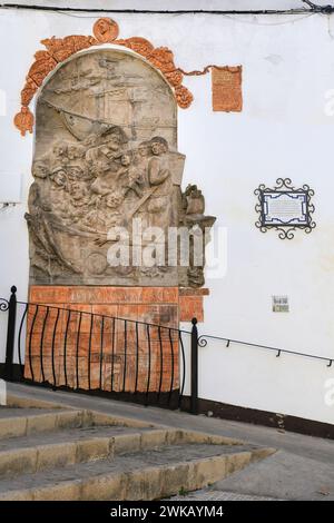 Sanlucar de Barrameda, Cadice, Spagna - 3 ottobre 2023: Pala d'altare in pietra del primo viaggio intorno al mondo a Sanlucar de Barrameda, Cadice Foto Stock