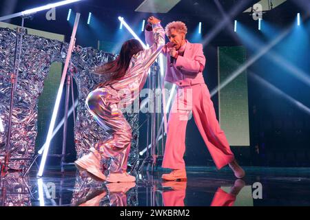 Barcellona, Spagna. 19 febbraio 2024. 19 febbraio, Parc Audiovisual de Catalunya, Barcellona, Spagna; Operacion Triunfo 2023 , finale di gala, Paul canta 'Way Down We Go, 2° classificato crediti: Joma/Alamy Live News Foto Stock