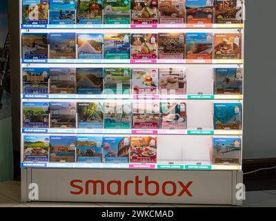 arcachon , Francia - 02 12 2024 : marchio del logo Smartbox e segno di testo gruppo concetto di esperienza di viaggio in confezione regalo in Francia Foto Stock