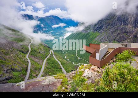 Piattaforma panoramica sulla strada di Trollstigen, Norvegia Foto Stock