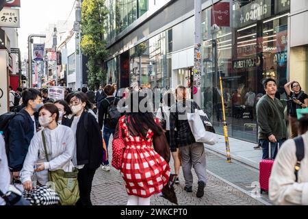 Quartiere Harajuku a Tokyo in Giappone, cultura giovanile e moda alla moda per i giovani giapponesi, settimana dello shopping ad Harajuku, Giappone, Asia, 2023 Foto Stock