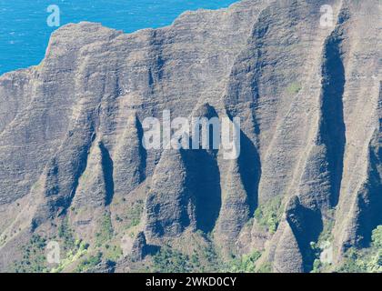 Una vista aerea della costa di Na Pali sull'isola di Kauai alle Hawaii Foto Stock