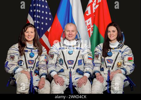 Soyuz MS-25 prime Crew GCTC Portrait - Tracy Dyson, Oleg Novitskiy e Marina Vasilevskaya. Fotografo: Andrey Shelepin Foto Stock