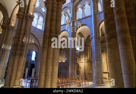 Vista interna della Catedral, Santiago de Compostela, A Coruña, Galizia, Spagna. L'interno della Cattedrale di Santiago de Compostela è una vera captiva Foto Stock