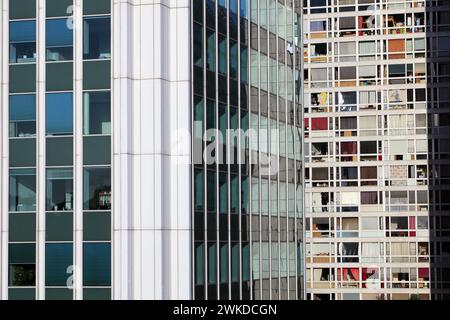 Grandi complessi situati in Avenue du Maine, quartiere di Montparnasse. Parigi XV, Francia, Europa ​ Foto Stock